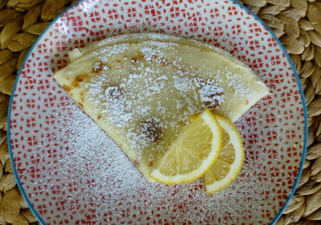 crepe lemon powdered sugar